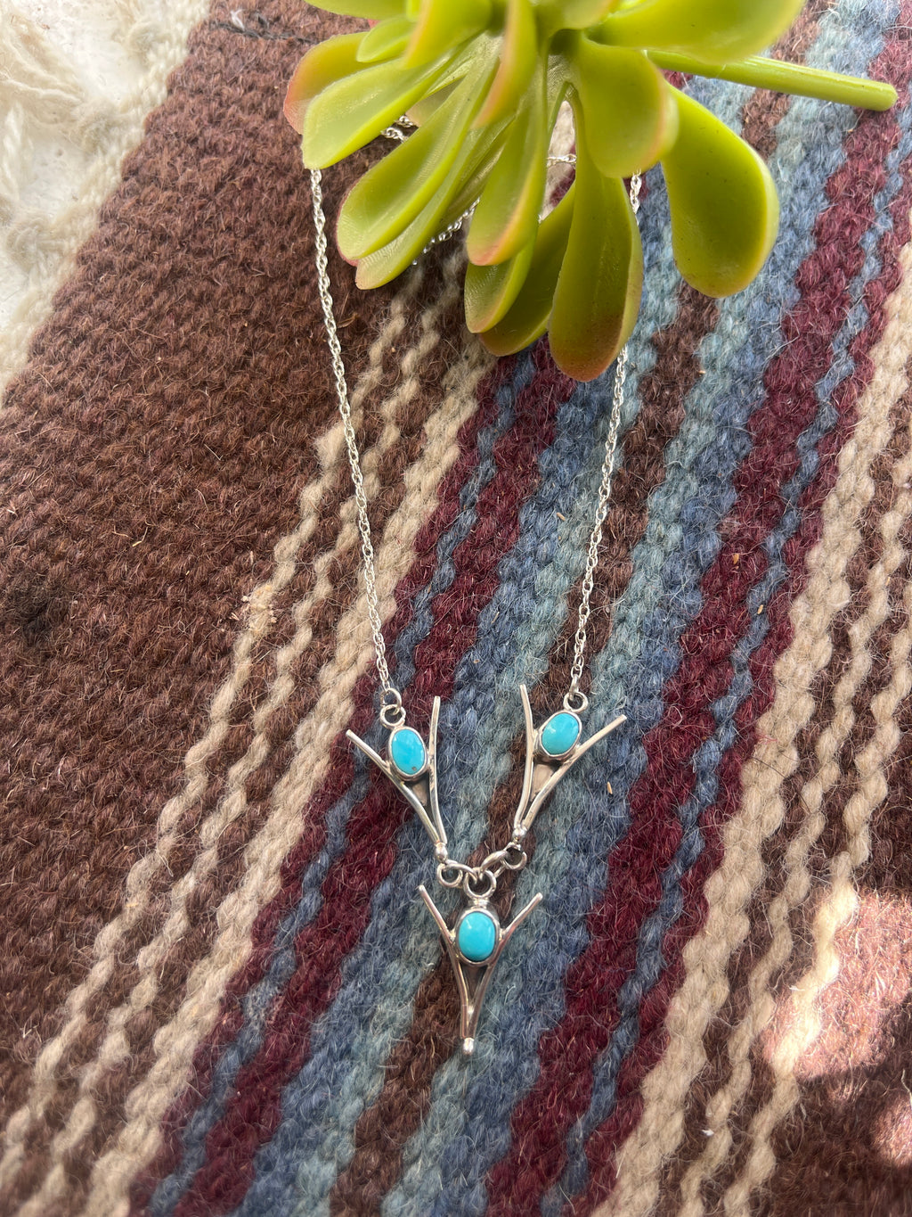 Small V Necklace