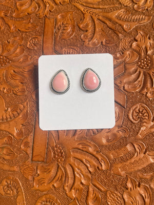 Sally’s Conch Teardrop Studs