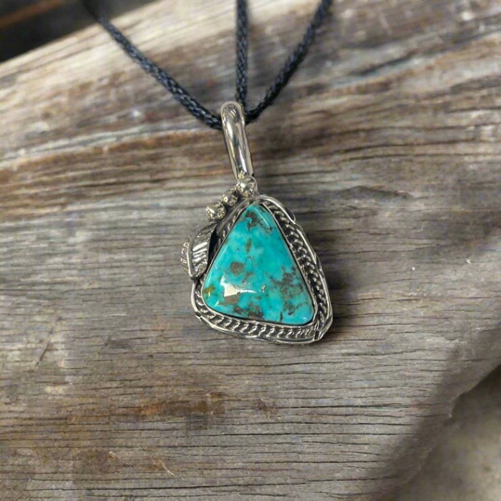 Kingman Pendant with Leaf Detail